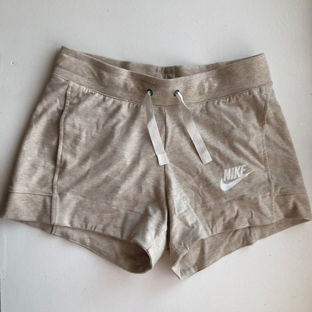 Nike comfy lounge shorts 🤍